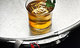 Slik serveres klassikeren Old Fashioned på verdens 10. beste bar - Himkok