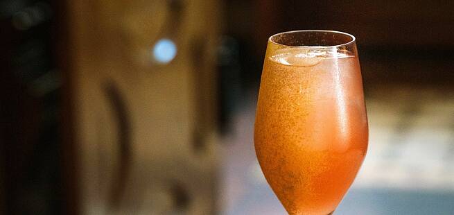 Rhubarb spritz som på Svanen - drinkoppskrift