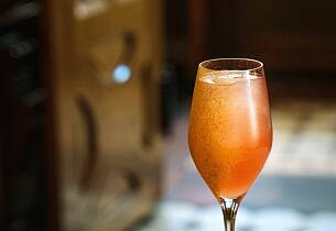 Rhubarb spritz som på Svanen - drinkoppskrift