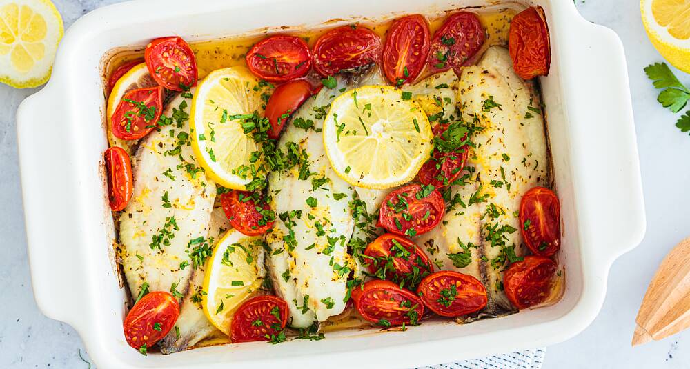 Persille gir veldig god smak til fisk når den bakes på denne måten