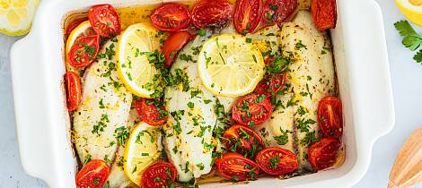 Persille gir veldig god smak til fisk når den bakes på denne måten