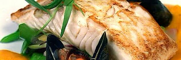 Med sesongens gulrøtter blir denne fiskemiddagen fantastisk