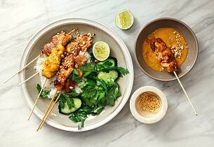 Svinesatay med peanøttsaus - Thai moo satay