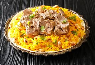 Mansaf - tradisjonsrik palestinsk-jordansk med lam