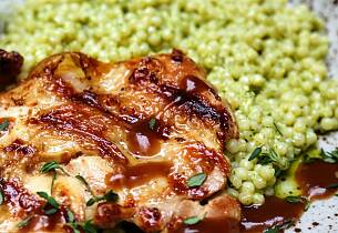 Kalkunbiff på risotto med tomatsalsa