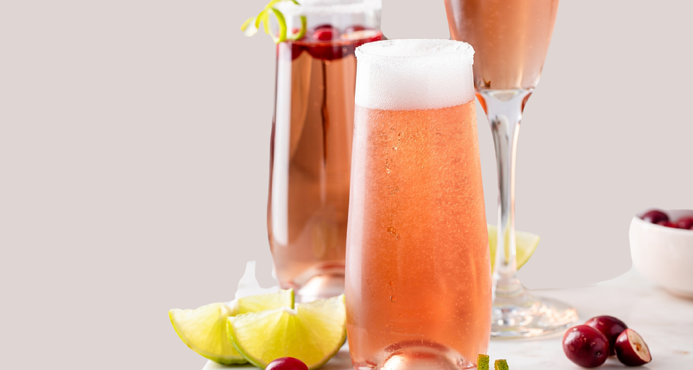 Sloe Gin møter rosa musserende drinkoppskrift