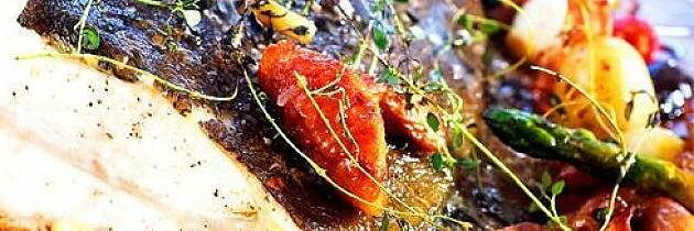 Når kveite ovnsbakes med sherry og grønnsaker, blir den supersaftig