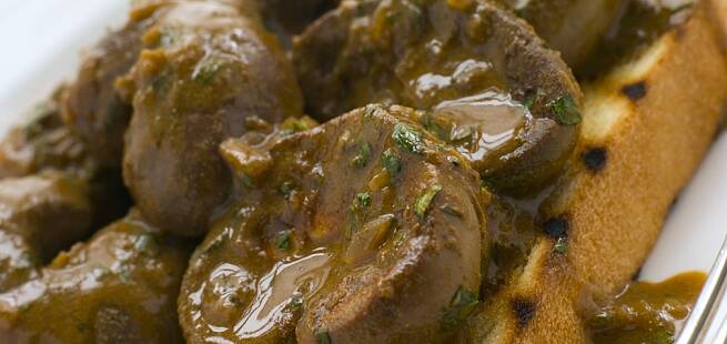 Devilled lambs kidneys - krydrete lammenyrer på toast