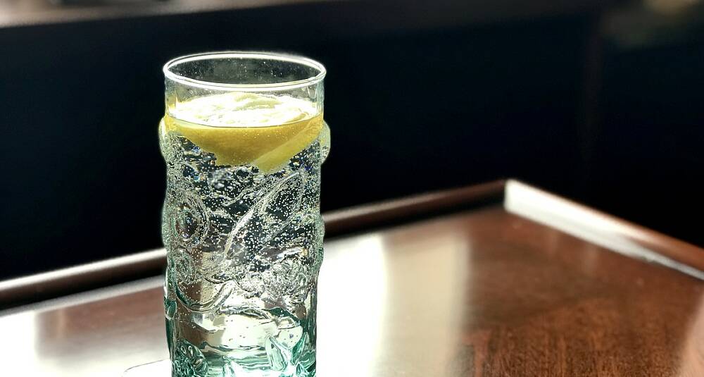 Beton drinkoppskrift med Becherovka og tonic