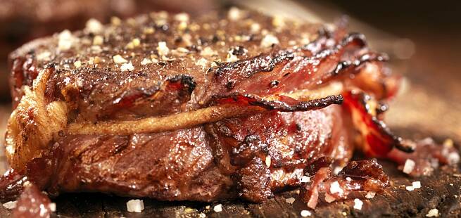 Baconbiff med choronsaus og hasselbackpoteter