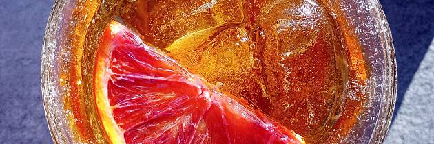 Miks denne sinte drinken til helgens innspurt med julefilmer