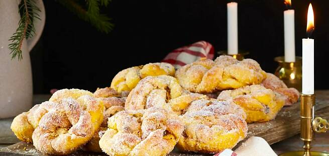 Safranboller med pistasjnøtter