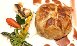 Når svinefilet bakes inn med butterdeig og urtekrem blir den supersaftig