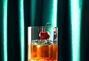 Chivas Classic Manhattan Drinkoppskrif