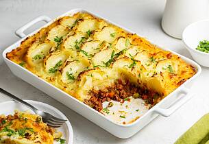 Reinsdyrhakk med potetlokk - også kjent som sheperds pie