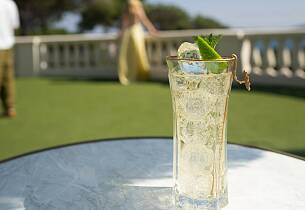 St Germain Hugo Spritz drinkoppskrift