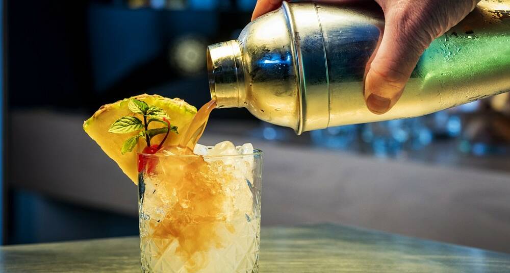Sage & Pernod pineapple-tini drinkoppskrift