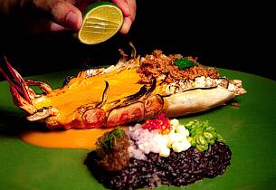 Le Du i Bangkok: Larver og biller som fine dining