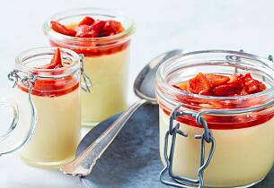 La iskremen få en pause - gå for pannacotta med marinerte jordbær i stedet