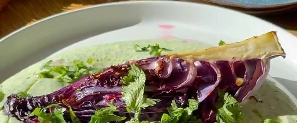 Gjør som Khadija: Lag denne velsmakende retten med rødkål og feta til lunsj, middag eller kvelds