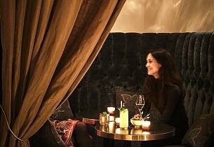 På Tata går teppet opp for mer enn bare drinker