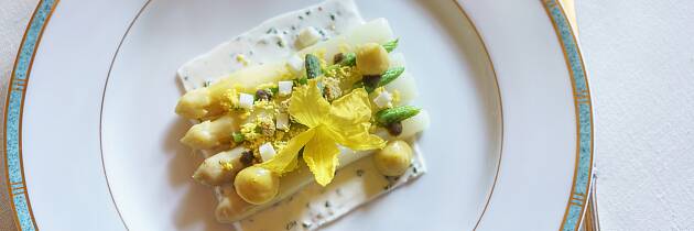 Fortryllende champagneaften på Nedre Foss Gård