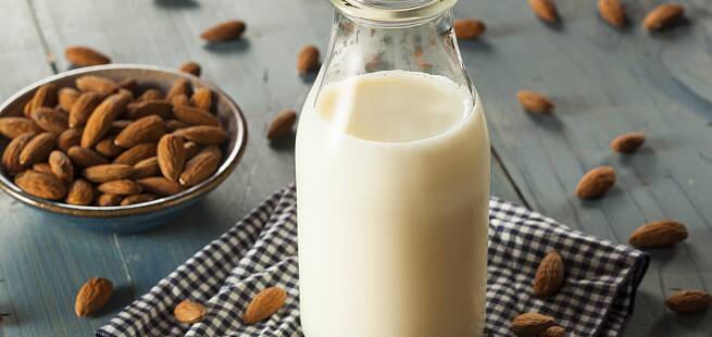 Hjemmelaget mandelmelk