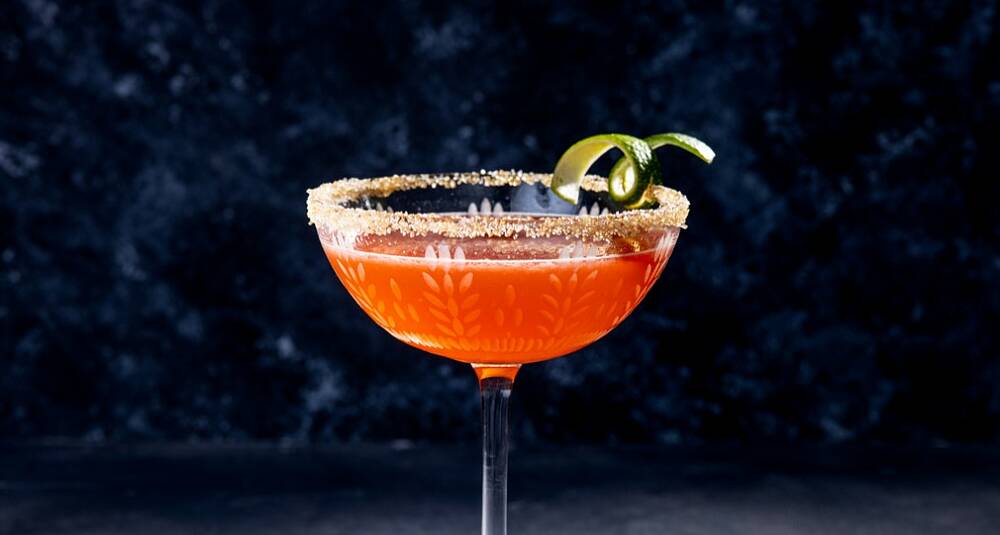 Strawberry Daiquiri uten slush med en twist - drinkoppskrift