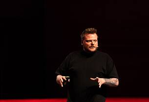 Rasmus Munk har med Alchemist skapt en ny tolkning av fine dining - blir det 3 stjerner i dag?