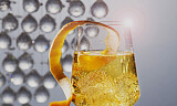 Spritz med Macvin og Jura-cremant smaker ekstra deilig og fruktig, men også med ekstra dybde.