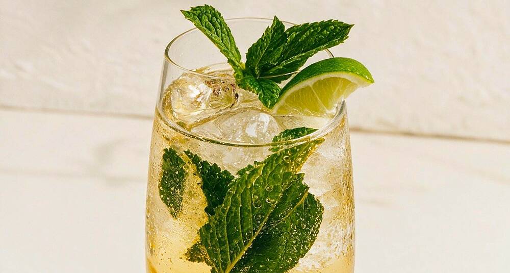 Empress Hylleblomst Spritz - alkoholfri drinkoppskrift